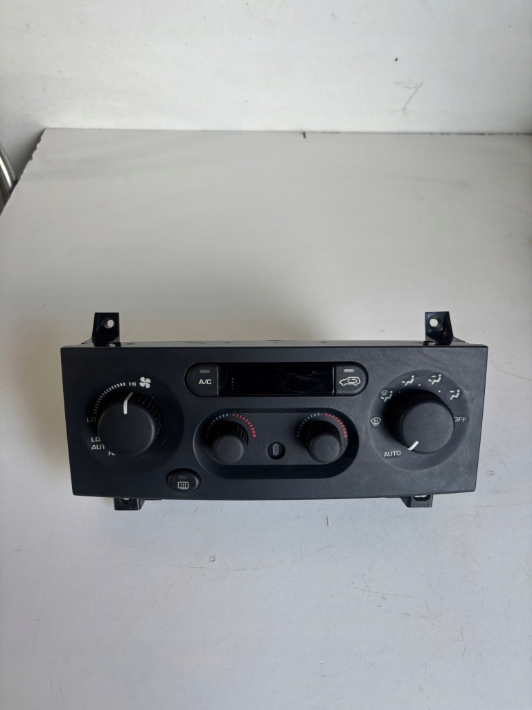 Купить Jeep grand cherokee wj панель обдув кондиционера p55116885ab