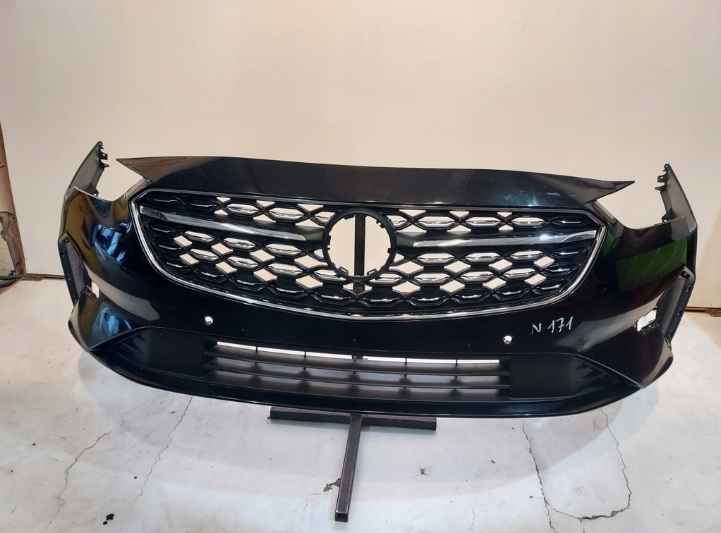 Купить Бампер решётка  opel insignia b рестайлинг  20+ перед nr n171