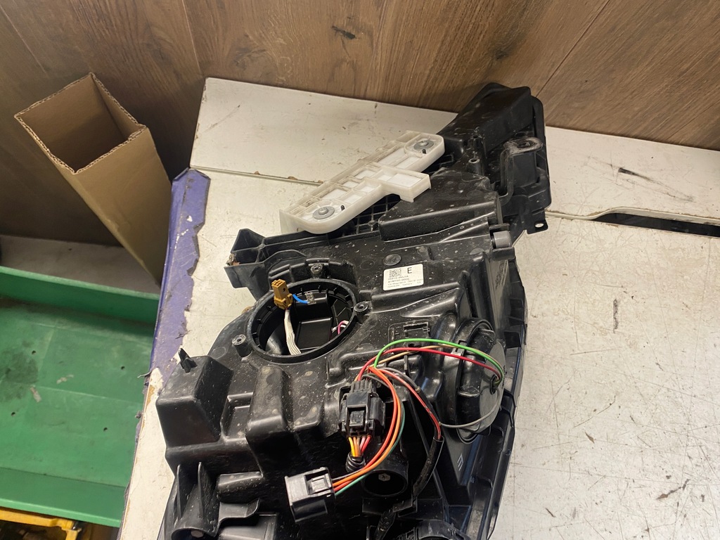 фото №9, Nissan leaf i лампа права led 26010-3nl5a eu