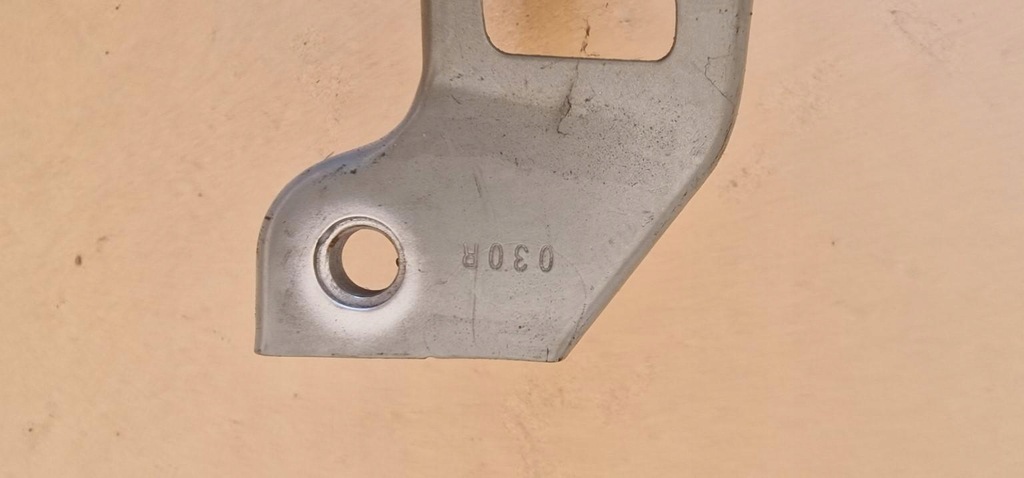 фото №3, Петля кришки правий lexus is250 2010