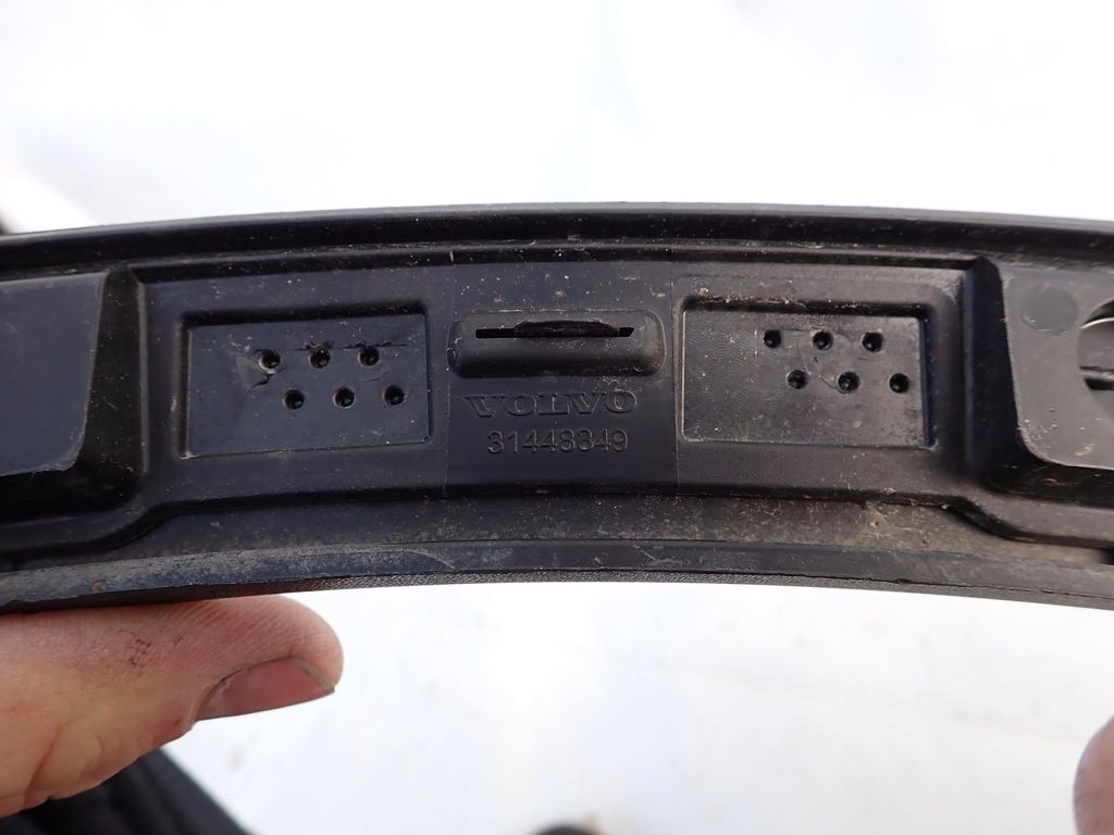 фото №11, Volvo xc40 17- молдинг накладка правий перед