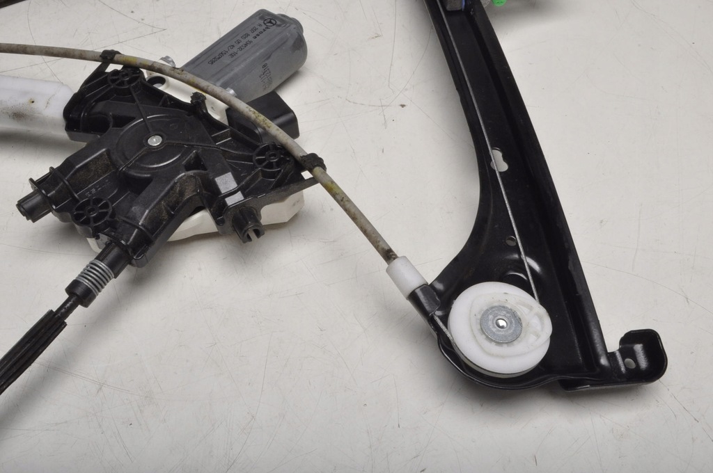 фото №7, Mercedes w172 r172 подъемник стекло левый перед 3d a1727200146