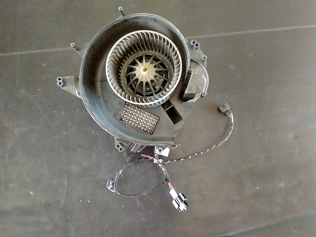 фото №1, Bmw 7 f01 f02 вентилятор отопителя воздуходувка обдув резистор 9220847