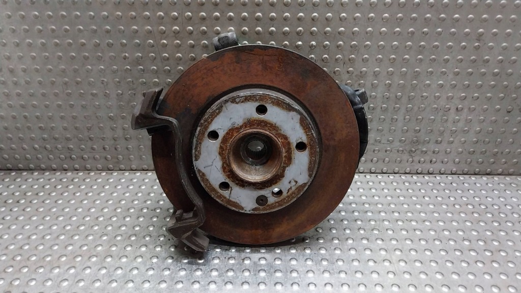 Купити Поворотний кулак ступиця правий перед 6813 mercedes a w168