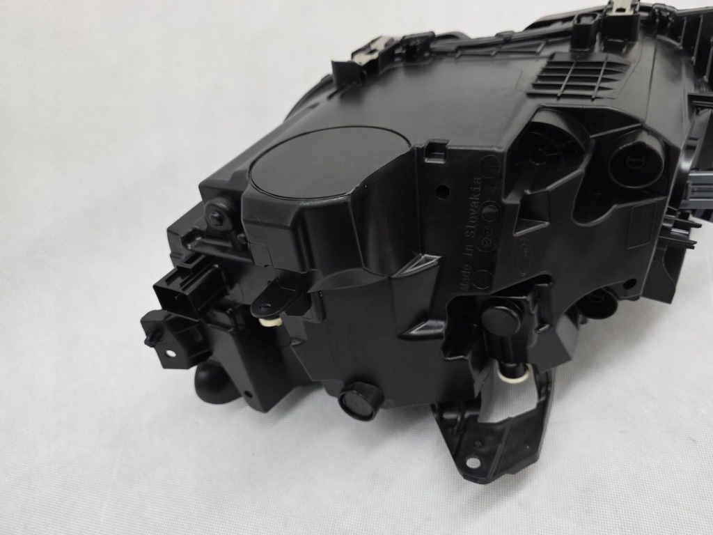 Volvo xc60 2 рестайлінг  фара перед передня правий full led європа 32404710 Оригінал