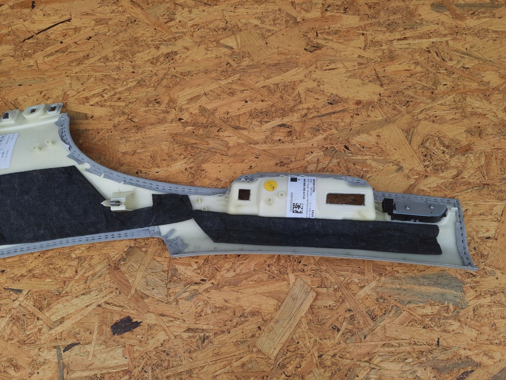 фото №7, Права захист стійка alcantara fj3 audi a8 s8 d4 4h