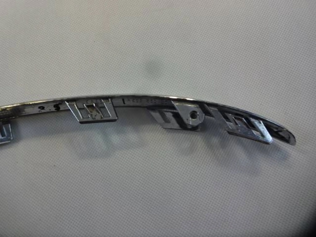 Хром молдинг ліва перед mercedes-benz eqc Київ