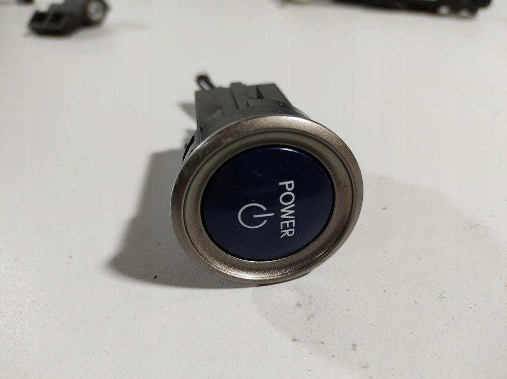 фото №8, Lexus is300h 13r переключатель power