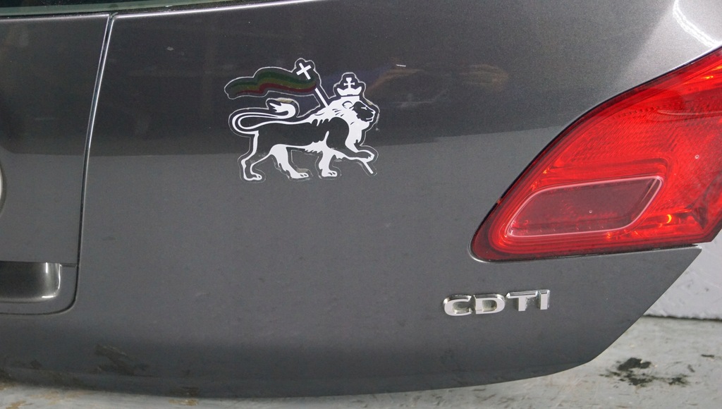 фото №10, Крышка багажника багажника задняя opel astra j 5d