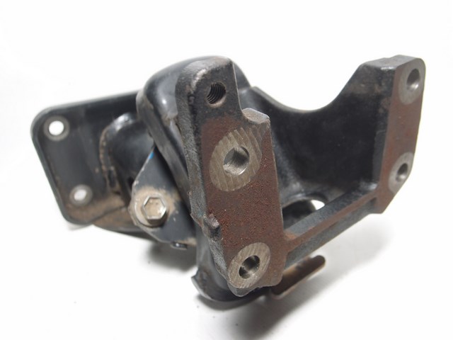 фото №9, Кронштейн подушка кронштейн левый toyota dyna 3.0 d 2011