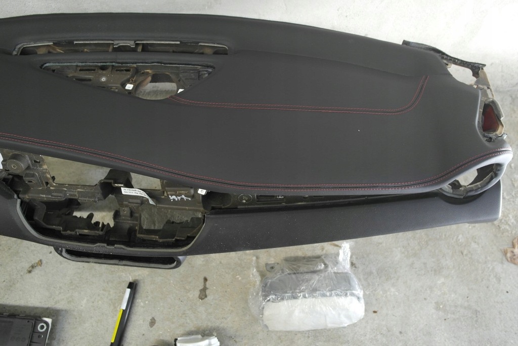 фото №2, Alfa romeo giulia quadrifoglio панель приладів консоль полиця pas подушка безпеки панель приладів ремені