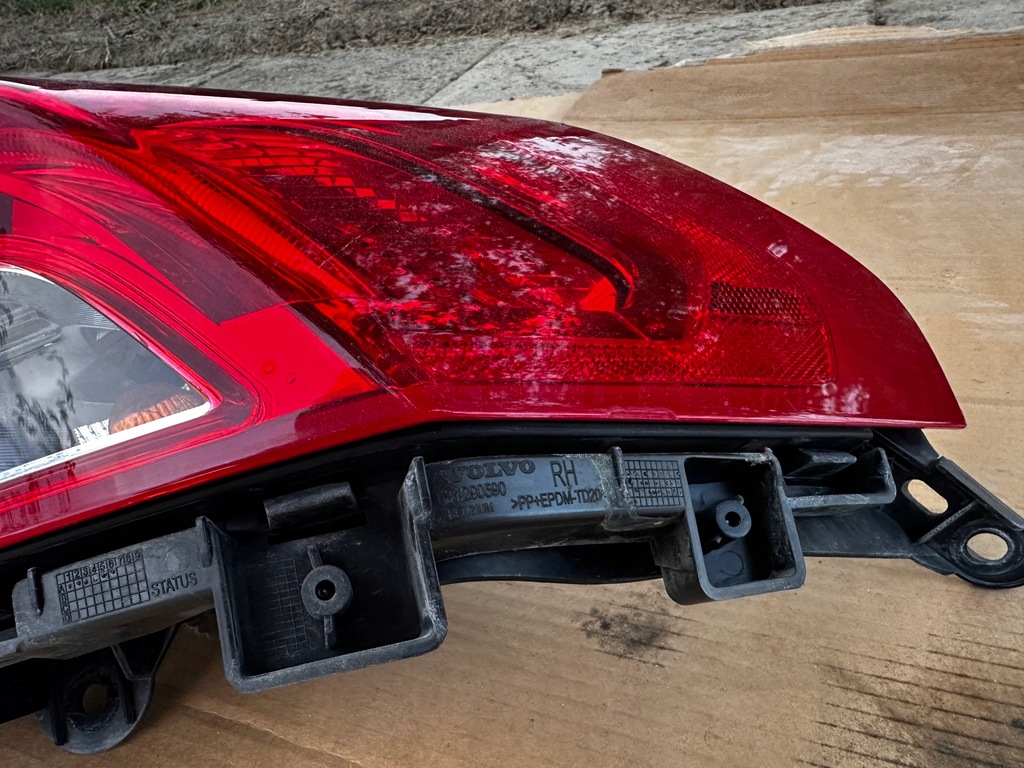 фото №6, Volvo v40 лампа задняя 31395845 31290590