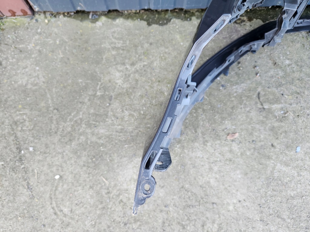 Бампер перед передний vw cc lift 3c8 2012- 3c8807221f полный хороший + решётка радиатора с Разборки