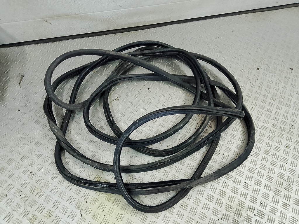 фото №1, Peugeot partner iv k9 toyota proace usczelki дверь 3 штуки комплект