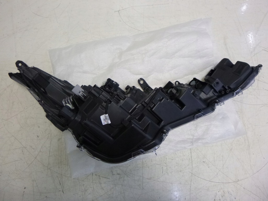 Toyota corolla xii e210 европа  2019- фары фары full led комплект разъёмы с Разборки