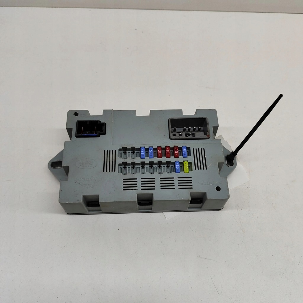 фото №3, Jaguar i-pace 2019 рамка / модуль предохранителей