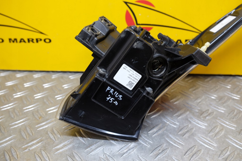 фото №15, Toyota prius 2015- лампа задня ліва usa