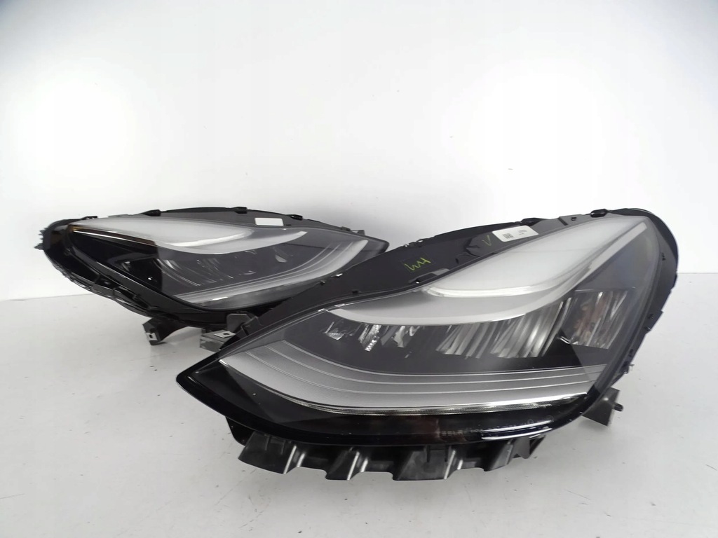 фото №1, Лампа перед передняя левая tesla 3 full led