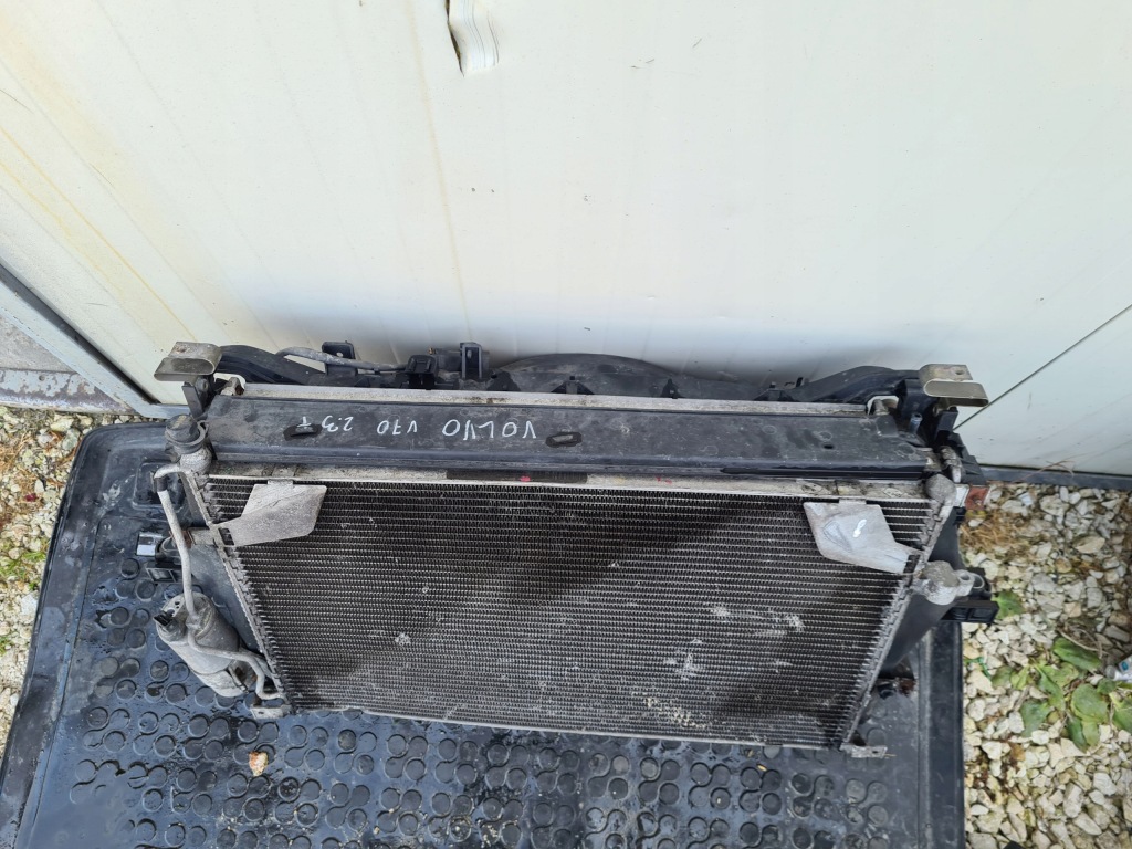 Радиатор воды кондиционер вентилятор volvo s80 v70 1 t5 Цена