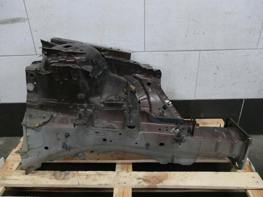 фото №1, Volvo xc60 i lift четверть лонжерон левый перед короткий za чашка 712-16