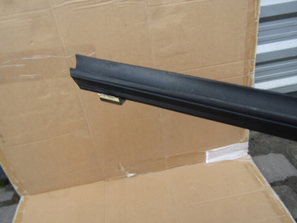 Купити 3 mercedes w124 прокладка ущільнювач скло оббивка двері задні l або p