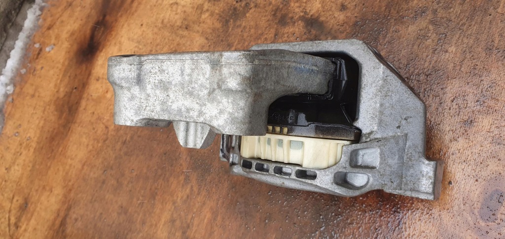 Кронштейн podyuszka двигателя mercedes w176 anac46000df Доставка