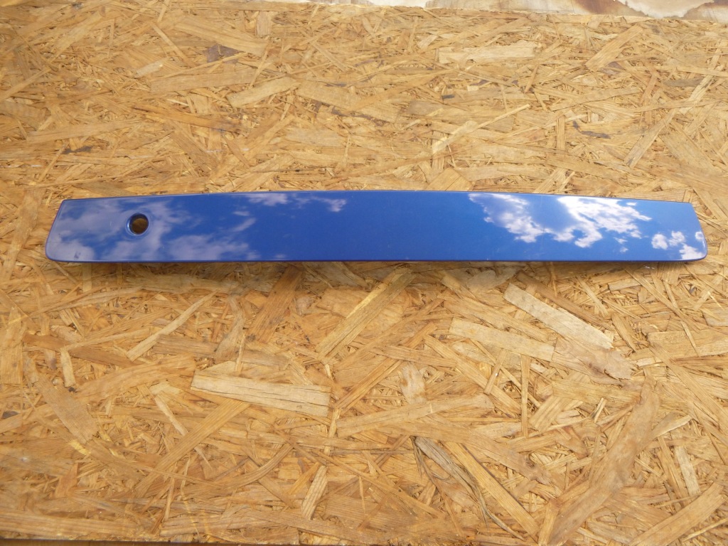 фото №1, Mazda 6 sedan 02-08 накладка кронштейн крышки