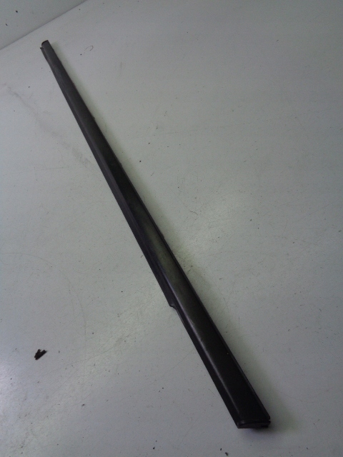 Купити Молдинг ущільнювач скло лівий перед ssangyong rodius 2004-