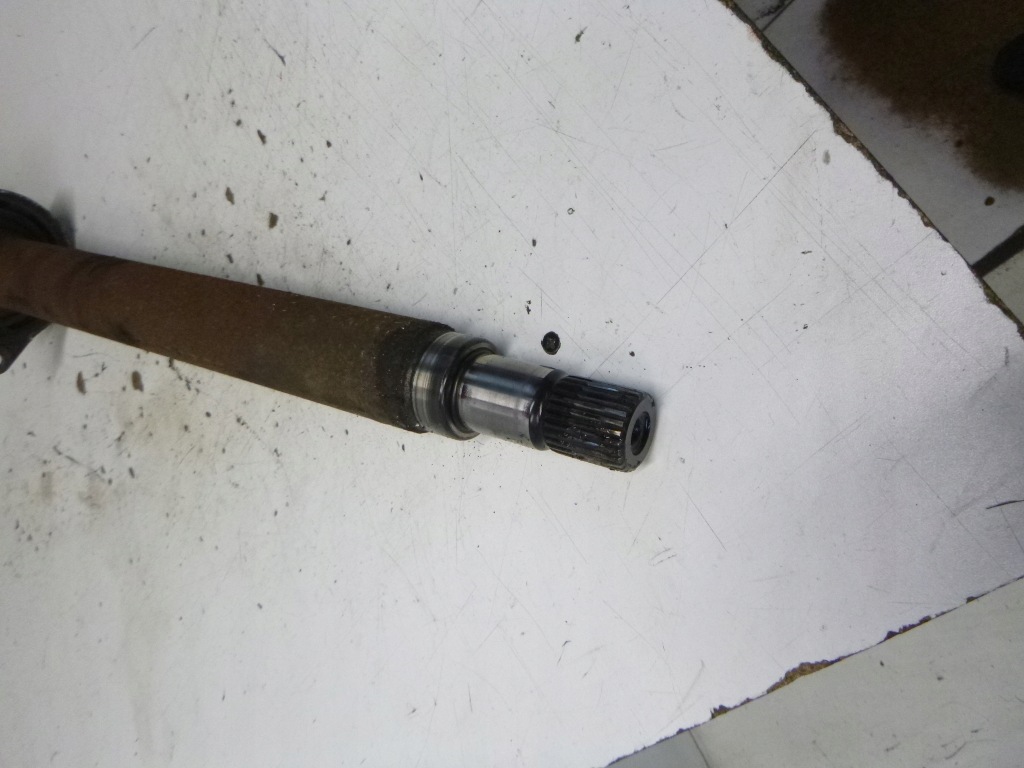 Приводной вал правый  jaguar x type 2.1 02r. в Украине