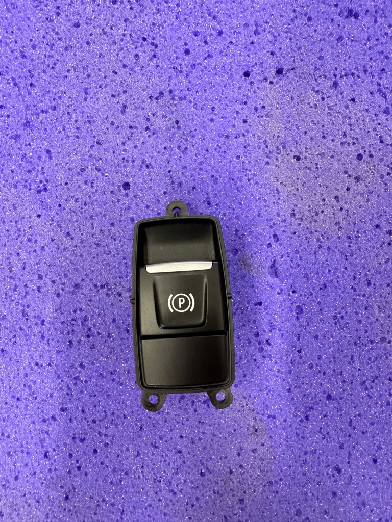 фото №1, Кнопка тормоза ручного bmw x1 f48 оригинал 9877887