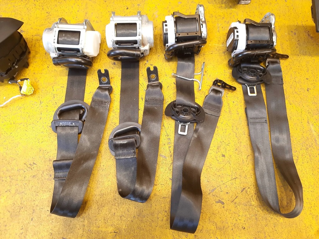 фото №12, Skoda kodiaq панель приладів консоль ремені air bag комплект