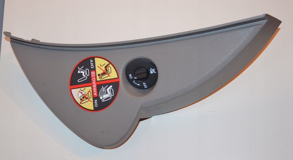 фото №1, Twingo ii заглушка консоли