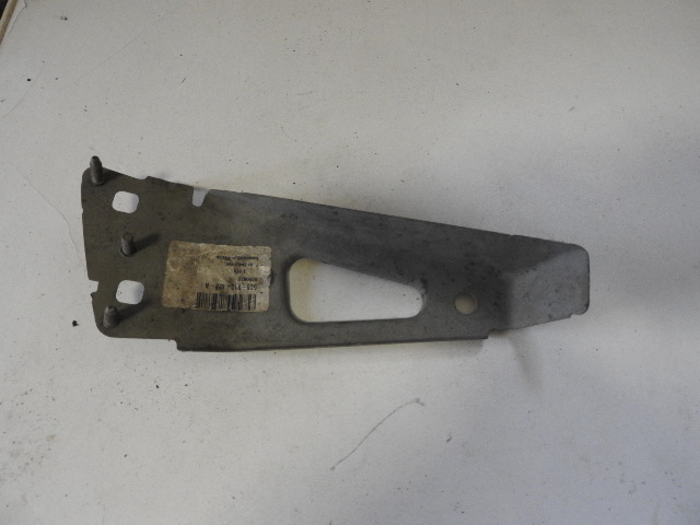 фото №1, Vw beetle кронштейн правий задня кронштейн 5c5810430