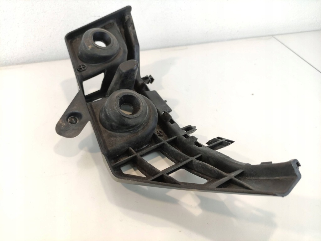 Купити Mercedes-benz gla x156 кронштейн  бампера ліве задні a1568850165