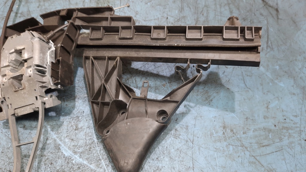 фото №6, Кронштейн основа ручка ліва 30663576 volvo v50