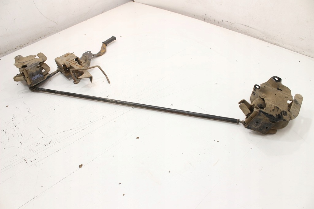 фото №5, Замок засувка кабіни nissan cabstar 02r. комплект