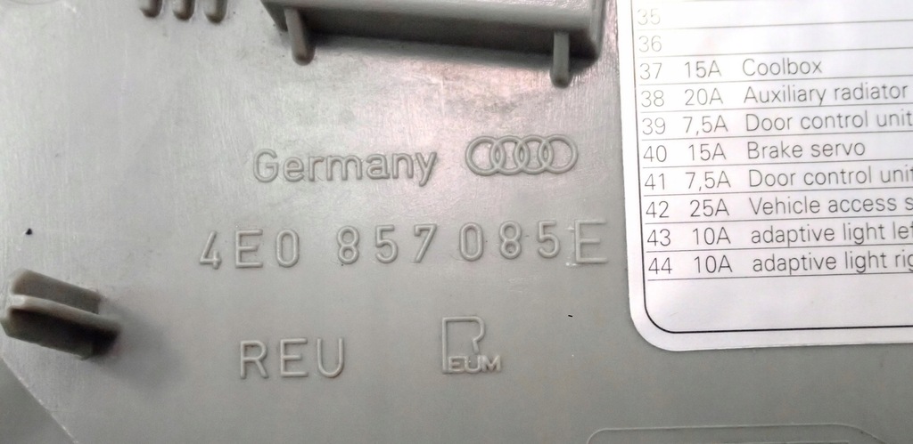 фото №9, 4e0857085e захист бічна консолі ліва a8 s8 d3