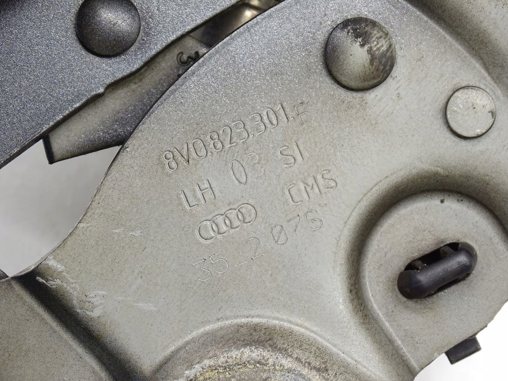 фото №15, Audi оригинальный номер 8v0823301f 8v0823823f петля капот патрон