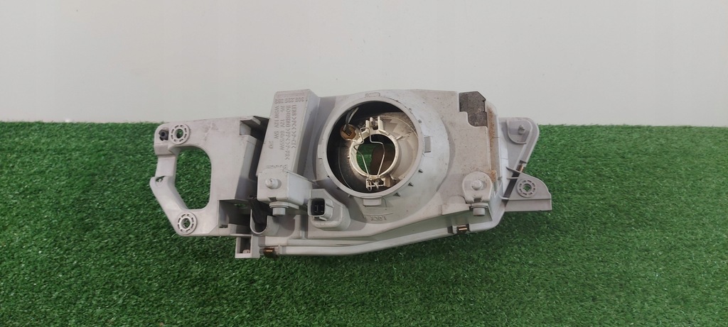 фото №2, Mazda 323 bj 98-00 rok права лампа перед фара