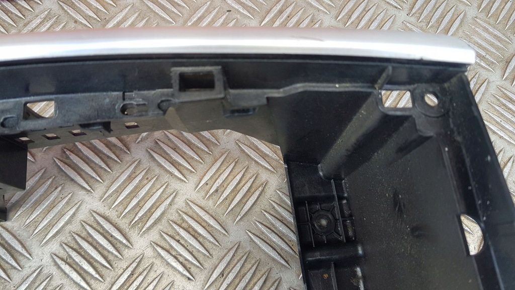 фото №10, Mercedes w169 рамка середня перемикачів радіо панелі