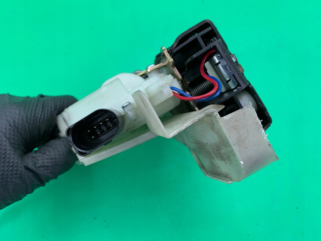 фото №11, Замок дверь правый передний skoda superb i 1 lift 01-08 6010-01-025422p 8 pin