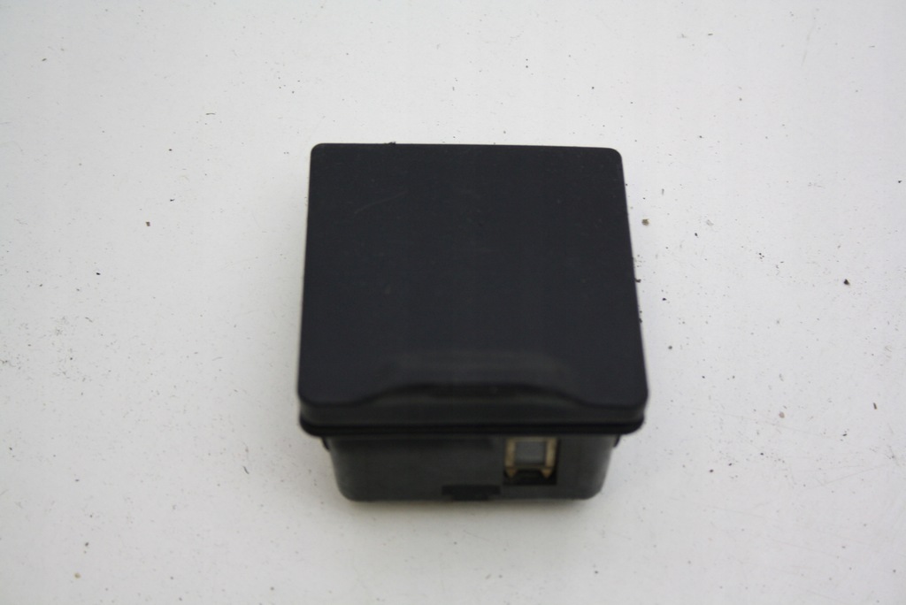 фото №1, Пепельница бардачок lexus is 200 300 574111-3010