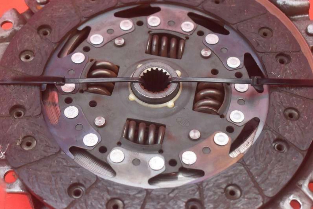 фото №6, Сцепление диск прижим 322033010 nissan primera p12 1.8 16v 116 km 01-08