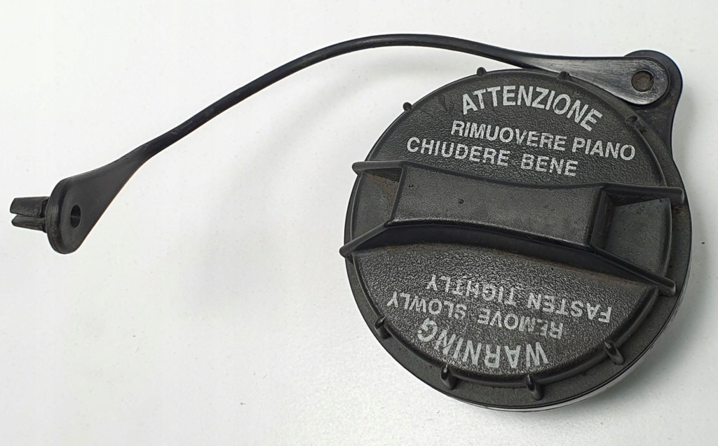 Купити Кришка заливної пального kia sorento бензин