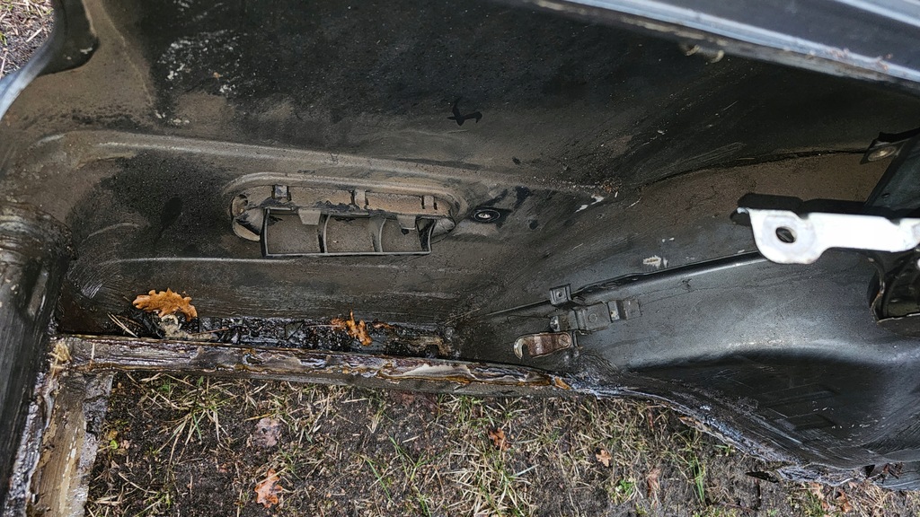 фото №7, Крила лівий задній чверть pas задній bmw e30 sedan