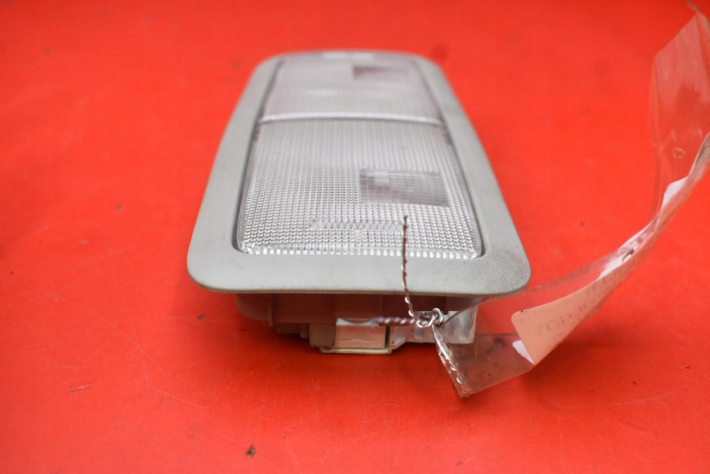 Лампа освещение салона задняя 81250-05030 toyota auris 2 2 рестайлинг  15-18 с Разборки