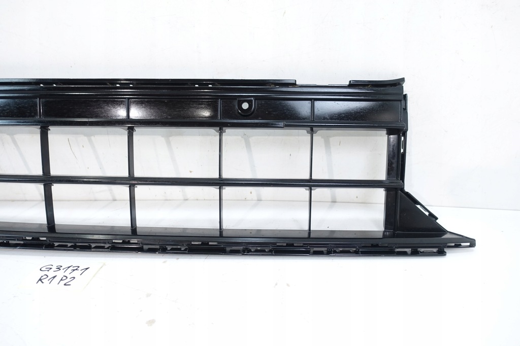 фото №3, Vw t-roc r-line 2017- решётка радиатора решётка средняя бампера перед 2ga853677