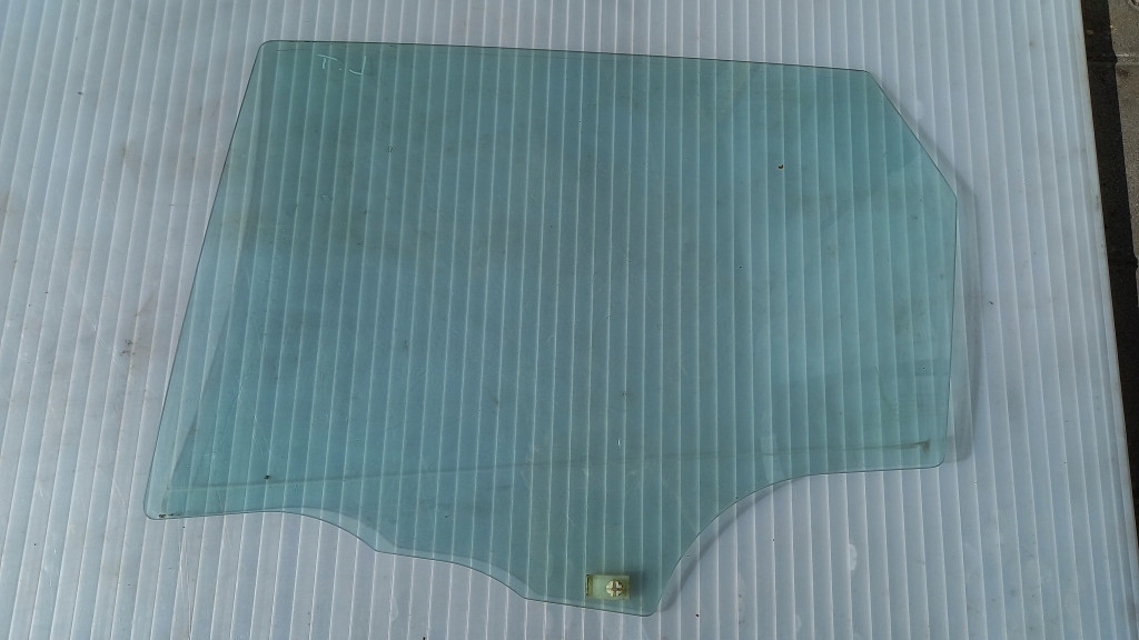 фото №1, Скло лівий задня mazda 3 i bk 05r