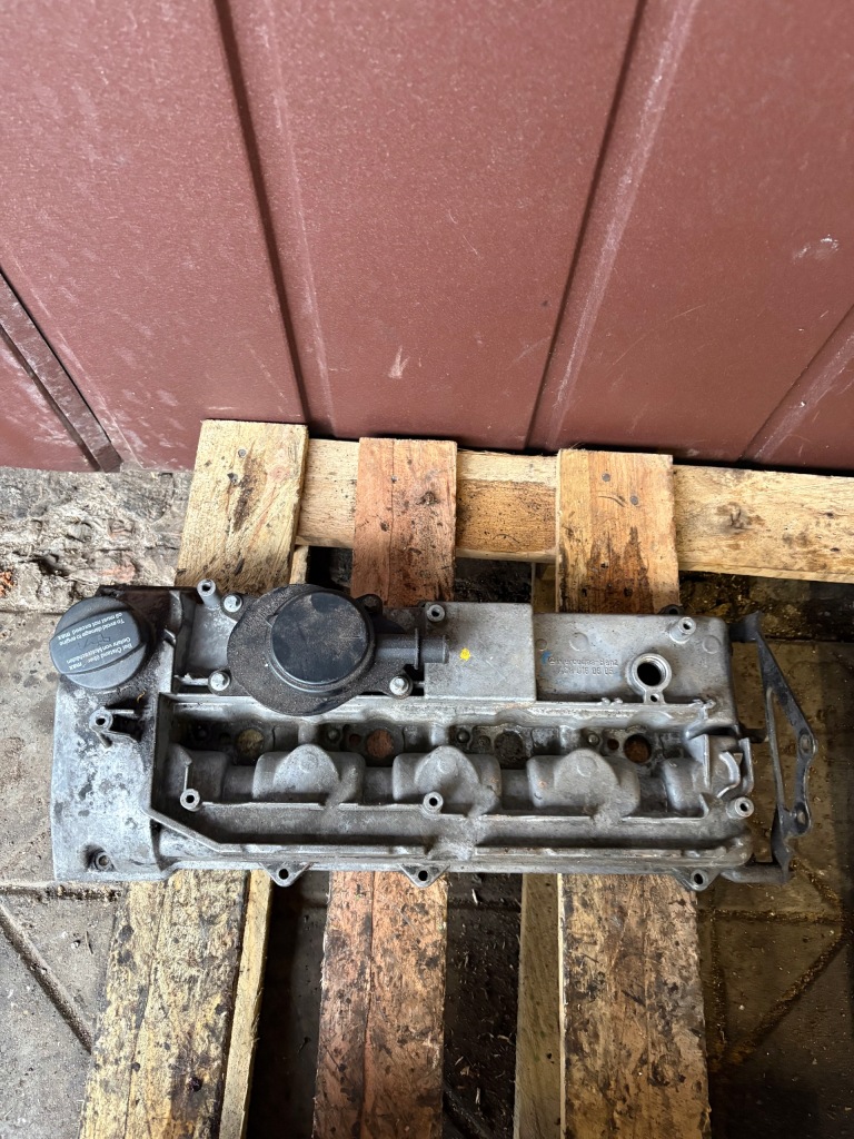 фото №1, Кришка клапанів mercedes sprinter vito 2,2cdi a6110160605 w638 903