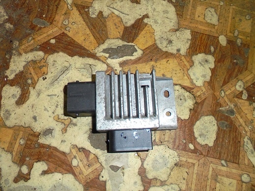 фото №1, Renault master iv реле 271203982r-b